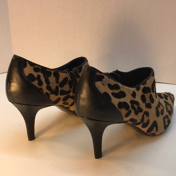Calvin Klein Leopard Print PointedToe Booties Sz 9 - Picture 5 of 8